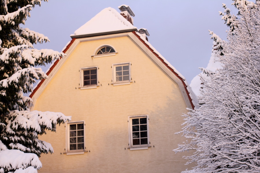 Lokation: Deutschland | Nordrhein-Westfalen | Bergisch Gladbach | Bergisch Gladbach Kategorien: Winter, Haus, Datum: 17.12.2010