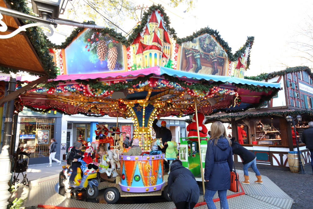 Lokation: Deutschland | Nordrhein-Westfalen | Köln | Neumarkt Kategorien: Markt, Datum: 08.12.2015