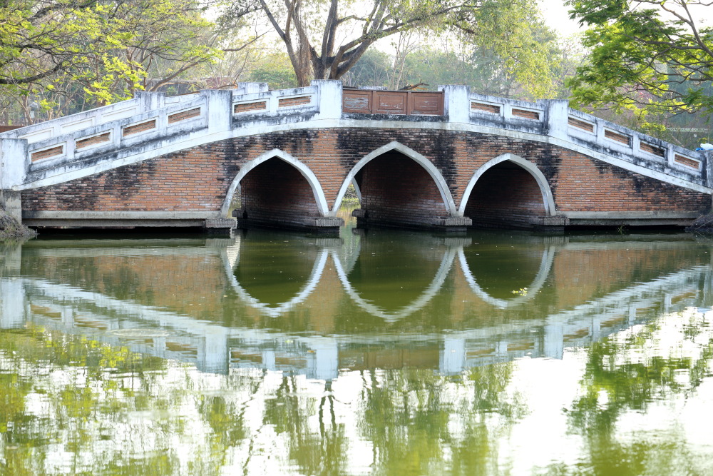 Lokation: Thailand | Phranakhon Si Ayutthaya | Pharnakhon Si Ayutthaya | Ayutthaya Kategorien: See, Brücke, Datum: 05.02.2016