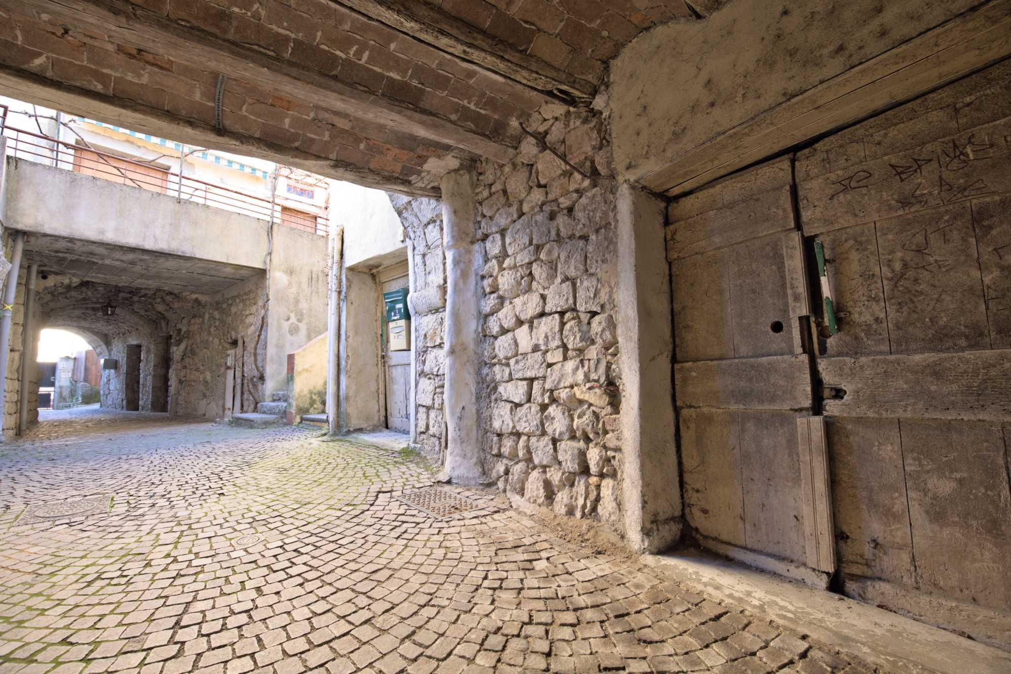 Lokation: Frankreich | Hérault | Lodève | Laroque Kategorien: Dorf, Datum: 23.02.2022