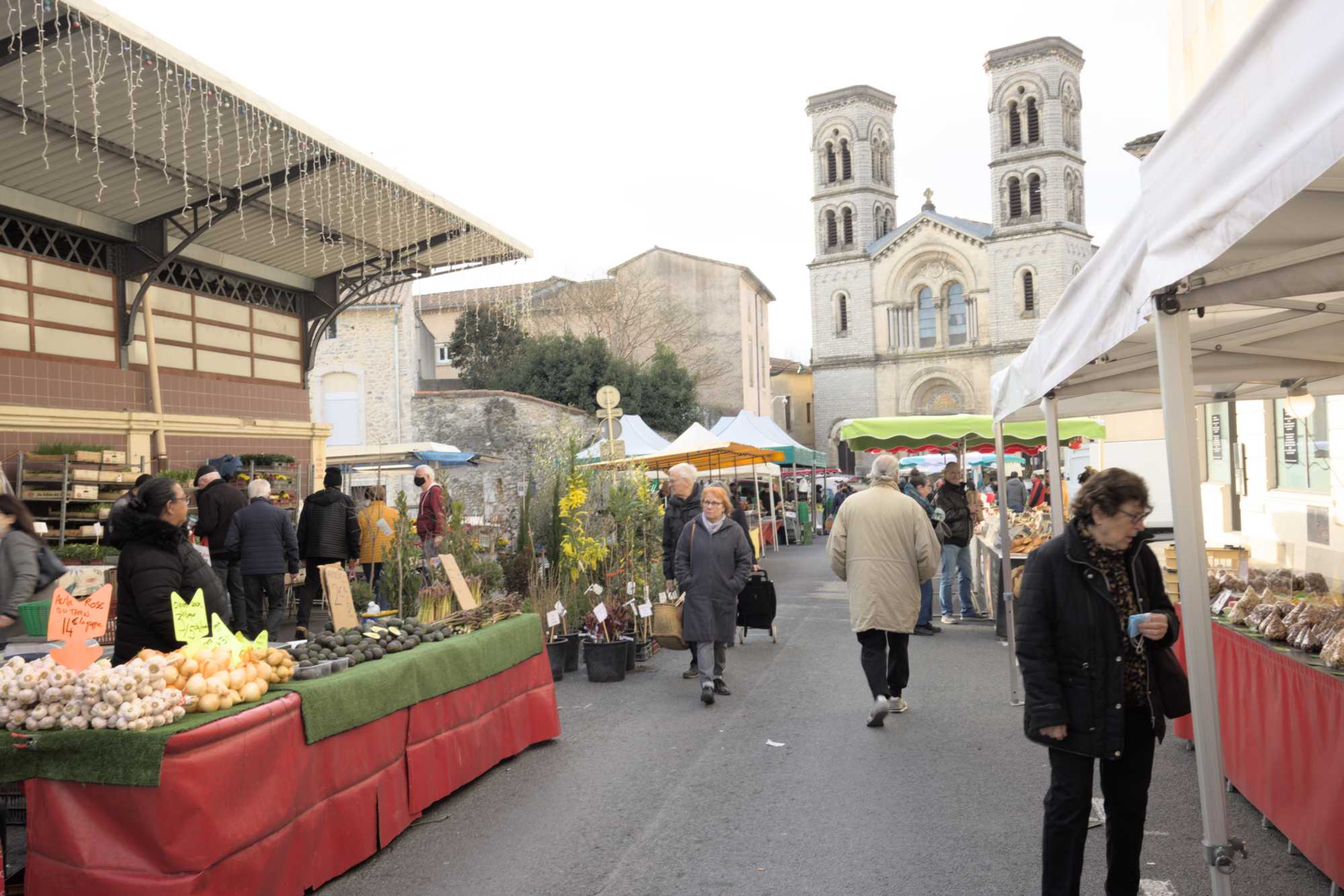 Lokation: Frankreich | Hérault | Lodève | Ganges Kategorien: Markt, Datum: 25.02.2022