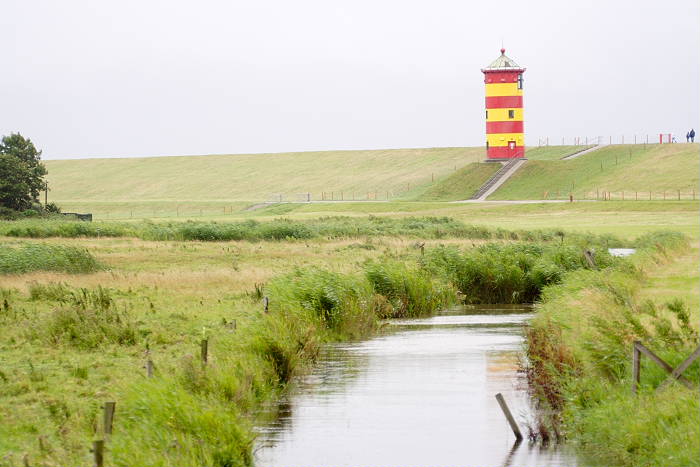 Lokation: Ostfriesland, Pilsum Kategorien: Landschaft, Gebäude, Datum: 22.07.2005