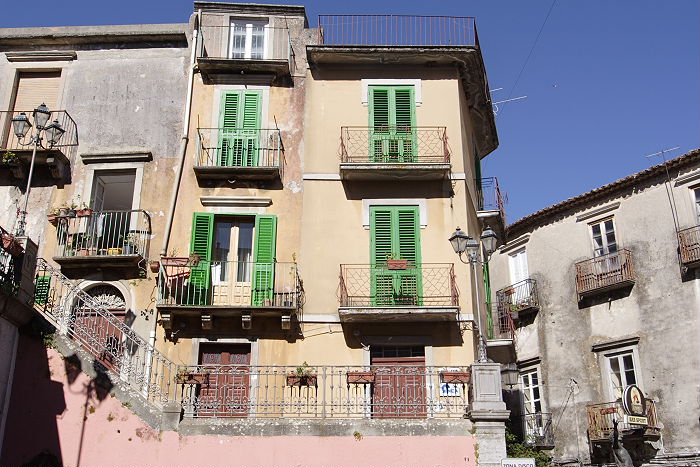 Lokation: Sizilien, Ätna Kategorien: Dorf, Datum: 15.04.2006